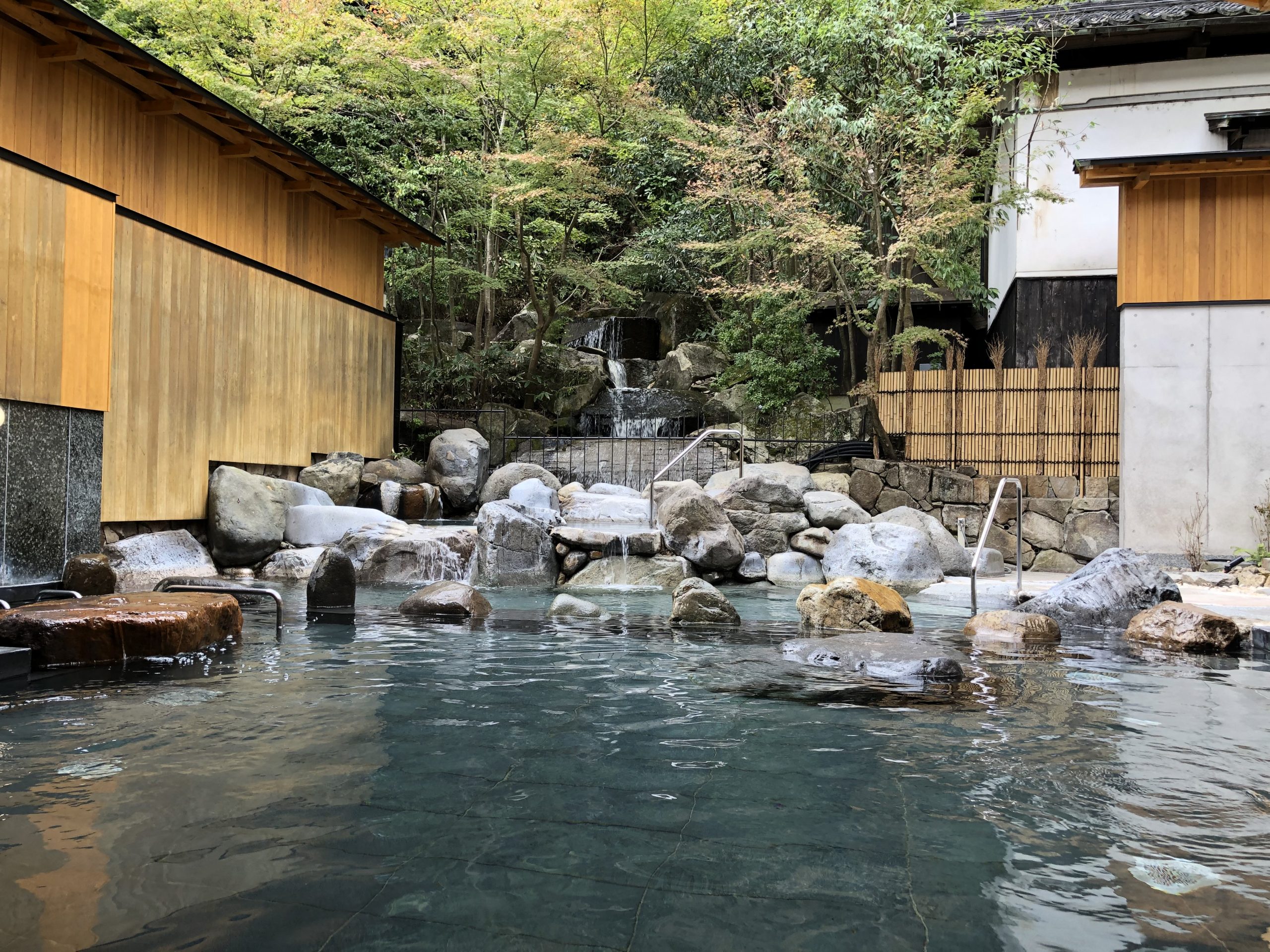 御所 の 湯